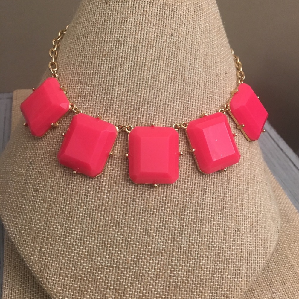 👧🏻 Cookie Lee Hot Pink Necklace